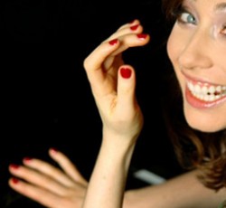 «Τι είδε από τις φτηνές θέσεις» η Regina Spektor; 