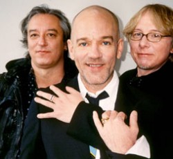 Ο Eddie Vedder, η Patti Smith και η... Peaches στο 15ο δίσκο των REM 