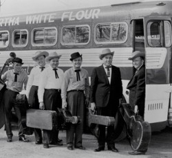 Αγαπημένα road songs στην εκπομπή Retrinno σήμερα στις 20:00 