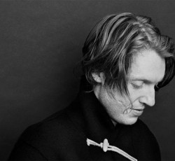 Μέλη των Arcade Fire σε ιδιαίτερη σύνθεση βασισμένη στον ανθρώπινο χτύπο της καρδιάς 