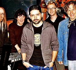 «Θα δώσουμε κι άλλες συναυλίες, αν με... αφήσει η αρθρίτιδα» 