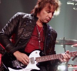 Σε κλινική αποτοξίνωσης ο Richie Sambora, συνεχίζουν χωρίς αυτόν προσωρινά την περιοδεία οι Bon Jovi 
