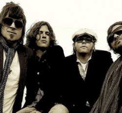 Δείτε το «πρόσωπο του φωτός» υπό την οπτική των Rival Sons 