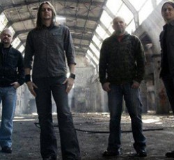 Νέα από το στρατόπεδο των Riverside 