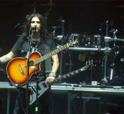 Ακουστικές solo εμφανίσεις από τον τραγουδιστή των Machine Head 