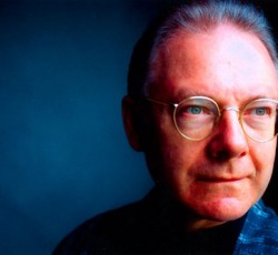 Ο Robert Fripp ανακοινώνει την επαναδραστηριοποίηση των King Crimson 