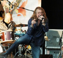 O Robert Plant έχει σχεδόν έτοιμο album με ολοκαίνουργιο υλικό, σύμφωνα με τον Buddy Miller