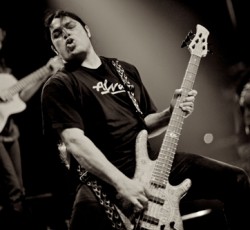 Επίσημο video από την σύμπραξη επί σκηνής Rodrigo Y Gabriela και Robert Trujillo (Metallica) 