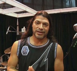 Ο Robert Trujillo (Metallica) στο πλευρό του Don Cheadle για την βιογραφική ταινία του Miles Davis 