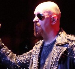 Οι Judas Priest ξεσήκωσαν την Jennifer Lopez 