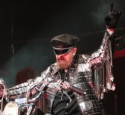 Το ατύχημα του Rob Halford στη σκηνή 