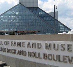 Οι Alice Cooper και Bon Jovi υποψήφιοι για το Rock & Roll Hall Of Fame 