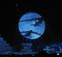 Ο Roger Waters μιλάει για ένα πολυσυζητημένο μέρος του show της περιοδείας για το "The Wall" 