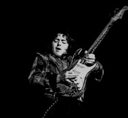 H Fender τιμά τον Rory Gallagher 