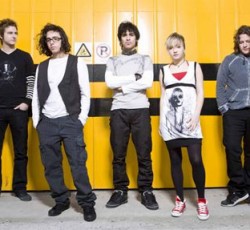 Το support act της συναυλίας του Carlos Santana στην Αθήνα είναι οι... 