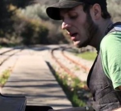 Νέο single και video clip από τον Rous 