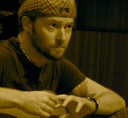 Solo δίσκος για τον κιθαρίστα των Within Temptation 