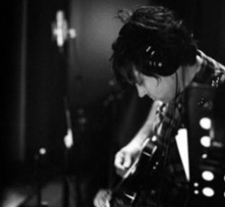 Ο Ryan Adams διασκευάζει Iron Maiden για τη σειρά "Californication"
