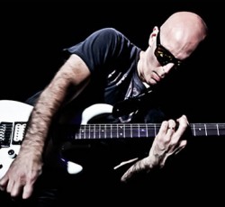 Ακούστε το νέο single του Joe Satriani 