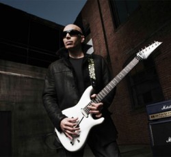 Box set με όλη την δισκογραφία του κυκλοφορεί ο Joe Satriani 