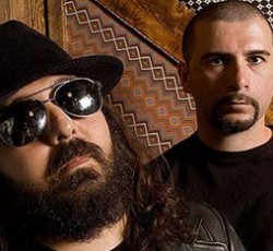 Ενεργοποίηση ξανά για τους Scars On Broadway; 