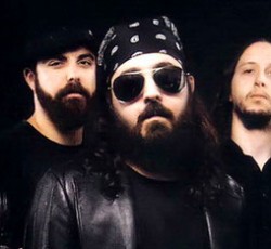 Νέο κομμάτι από τους Scars On Broadway 
