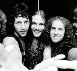 Οι Scorpions δουλεύουν πάνω σε ακυκλοφόρητο υλικό περιόδου "Blackout", "Love At First Sting" 