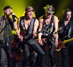 Διαφήμιση μπισκότων με Scorpions (video) 