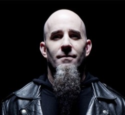 Scott Ian (Anthrax): «Αν δεν ακούς Beatles, δεν ακούς μουσική» 