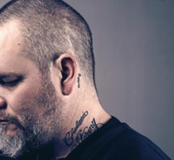 Ο Scott Kelly επιστρέφει στην Αθήνα για μία συναυλία