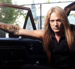 Sebastian Bach: «Οι διοργανωτές του Sonisphere ήθελαν να επανενωθεί το κλασικό lineup των Skid Row» 