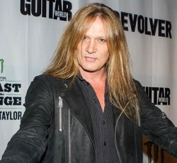 Sebastian Bach: «Το rock'n'roll δεν είναι επιχείρηση για μένα, είναι περιπέτεια!» 
