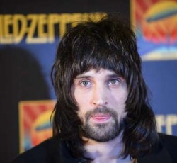 «Δεκάρι» της ποδοσφαιρικής ομάδας της Τζένοα ο Pizzorno των Kasabian 