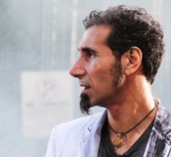 Ακούστε τα πρώτα δείγματα από το musical του Serj Tankian 