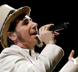Ακούστε το νέο τραγούδι του Serj Tankian 