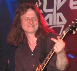 Απεβίωσε ο Steve Harris των Shy 