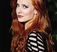 Η τραγουδίστρια των Epica προσβεβλημένη από το βακτήριο MRSA 