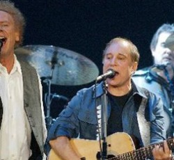 Simon... άνευ Garfunkel 