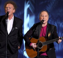 Θα ξαναπεριοδεύσουν μαζί οι Simon & Garfunkel; 