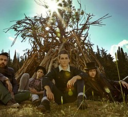 To Band Complete παρουσιάζει τους Skinny Whales 