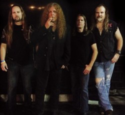 Τέσσερα πρώην μέλη των Trouble διαθέτουν πλέον στις τάξεις τους οι The Skull 