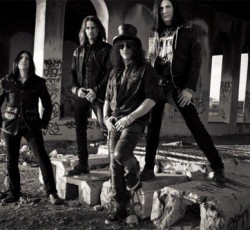 Θα rockάρει ο νέος δίσκος του Slash, σύμφωνα με τον Myles Kennedy 