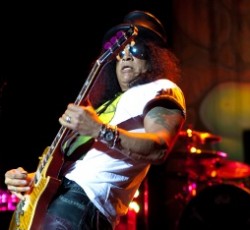 Χρόνια πολλά εύχεται ο Slash στον Axl Rose 