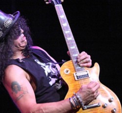 Το δικό του αστέρι θα αποκτήσει ο Slash στο Hollywood Walk Of Fame 