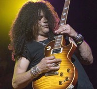 Slash: «Ο Weiland είναι σαν τον George Bush» 