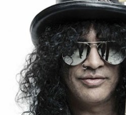Slash: «Ο Scott Weiland θέλει να γυρίσει στους Velvet Revolver επειδή απολύθηκε από τους Stone Temple Pilots» 
