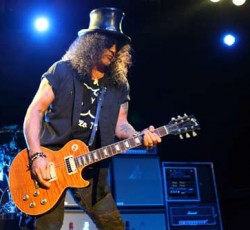 Οι Velvet Revolver αναζητούν ακόμη τραγουδιστή 