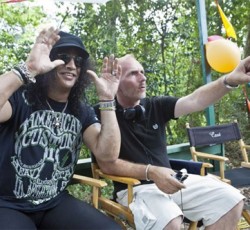 Ο Slash υπογράφει το soundtrack της ταινίας "Nothing Left To Fear" 