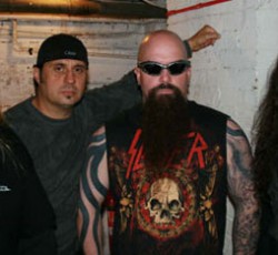 Μπείτε στο metal κλίμα των Χριστουγέννων με τη βοήθεια των Slayer 