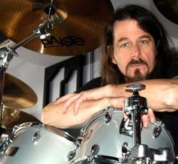 Ο Bostaph έχει κουραστεί με τον Lombardo 